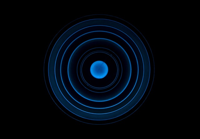Modré kruhy v tme.jpg